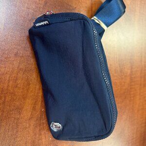 Lululemon Everywhere Belt Bag